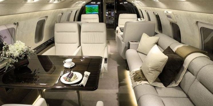 Bombardier Challenger 850 gallery image 2
