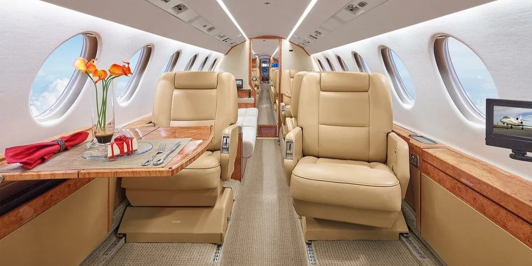 Dassault Falcon 50 gallery image 2