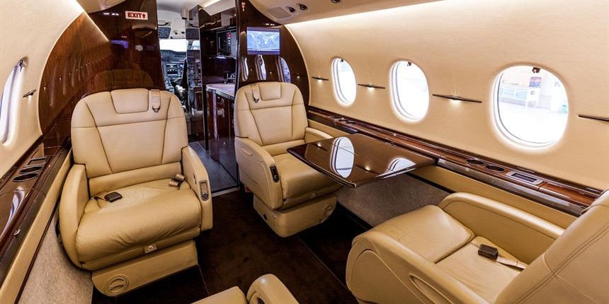 Hawker 4000 gallery image 2
