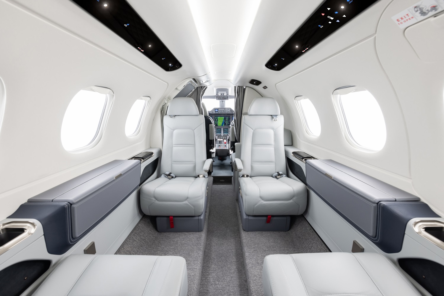 Embraer Phenom 100 gallery image 2