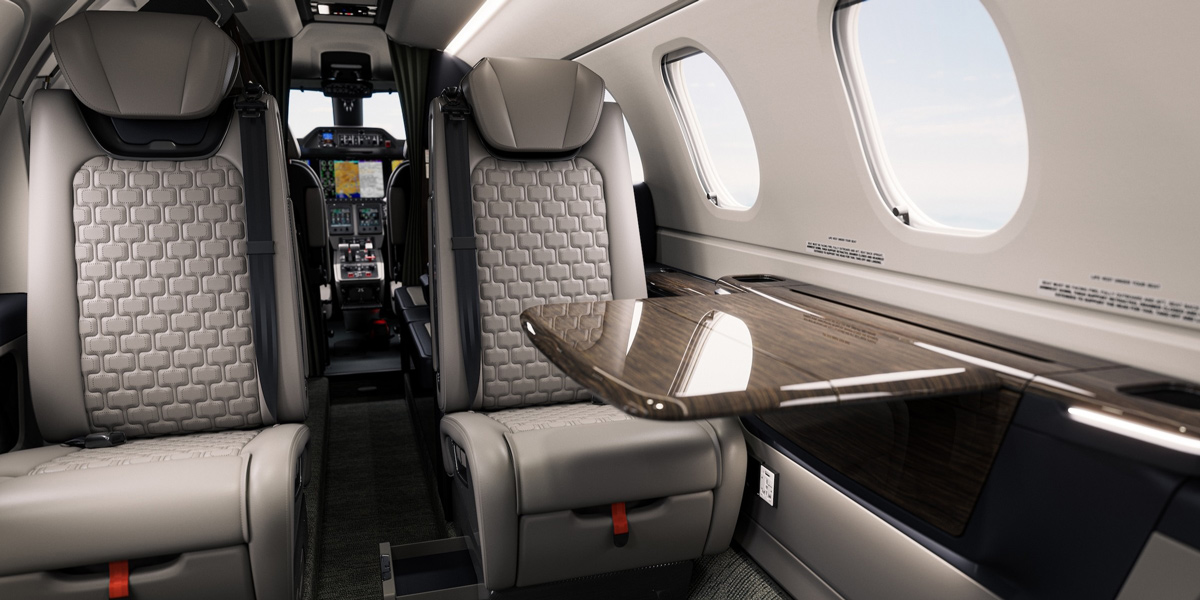 Embraer Phenom 300 gallery image 2