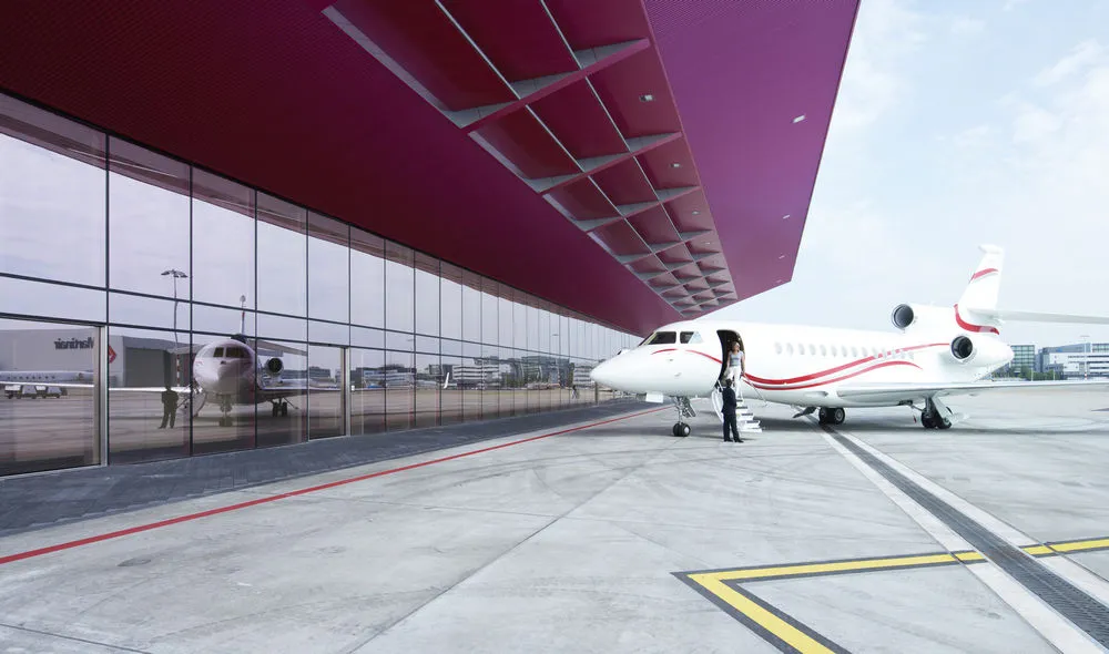 Vlieg de drukte van Schiphol voorbij met een privéjet 1